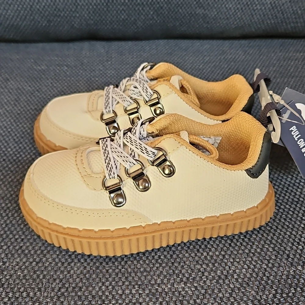 OshKosh B'gosh Heidy Pull On Canvas Sneakers